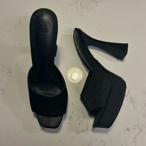 🖤 Satin Black Platform Heels 🐞